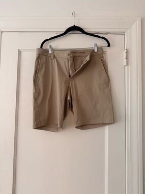 RHONE Men’s Commuter Performance Shorts- Tan